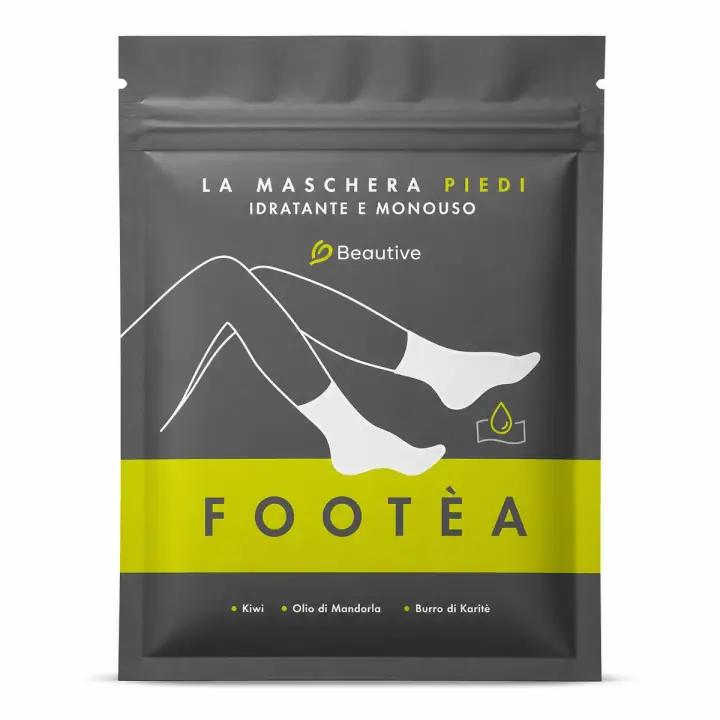 Footea su sfondo bianco