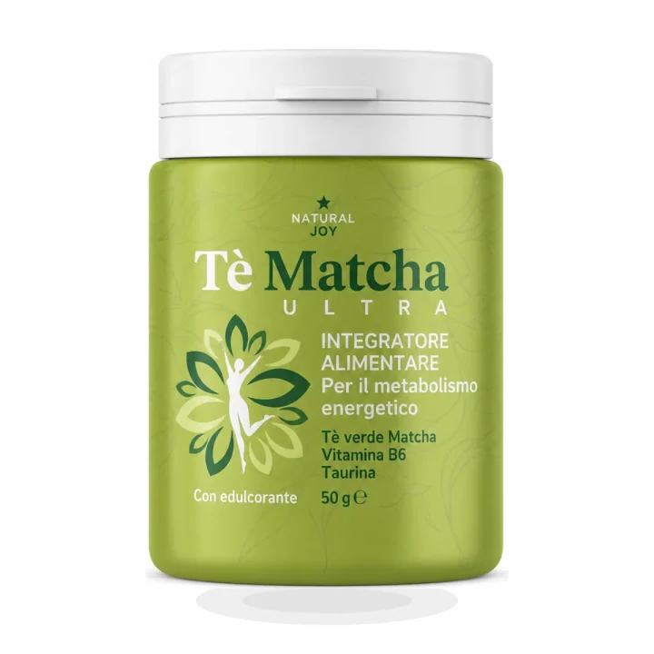 Tè Matcha Ultra su sfondo bianco